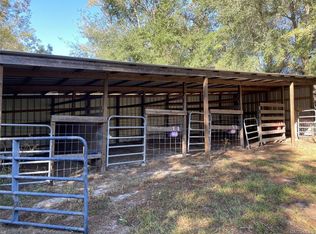 2420 E Hayes St, Inverness, FL 34453