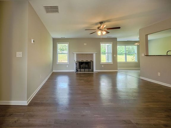 5th image of 77 Gray Field Ct