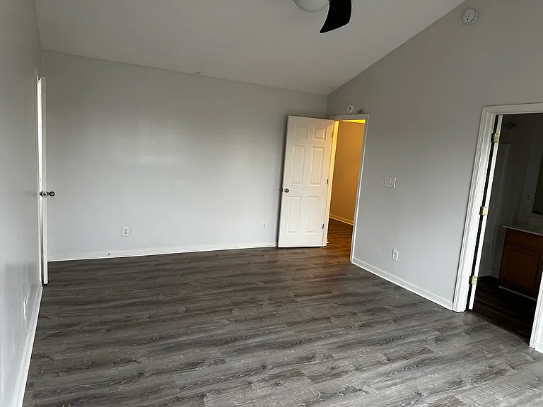 10901 Lemongrass Dr — Photo 18