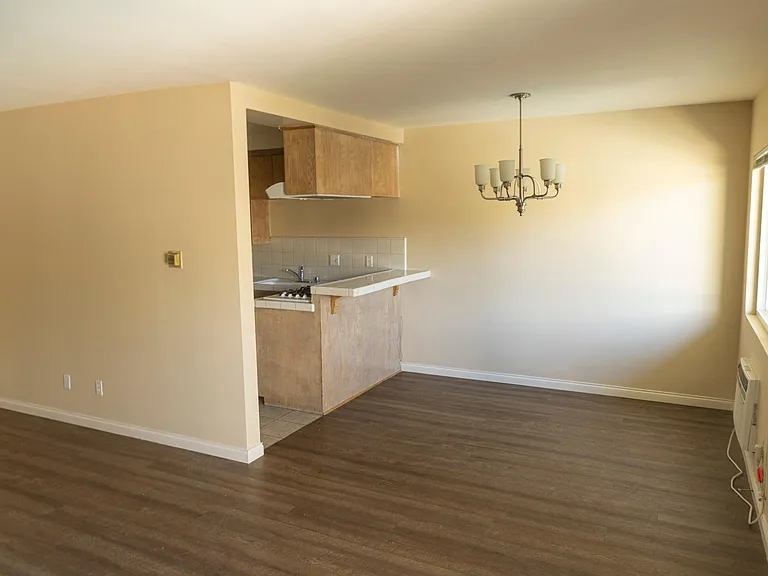 8740 Owensmouth Ave #14 — Photo 14