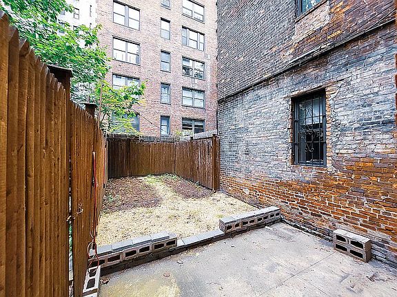 4th image of 226 E 74th St APT 1C