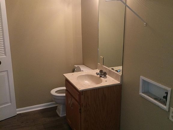 3rd image of 1645 Foxhaven Dr #18