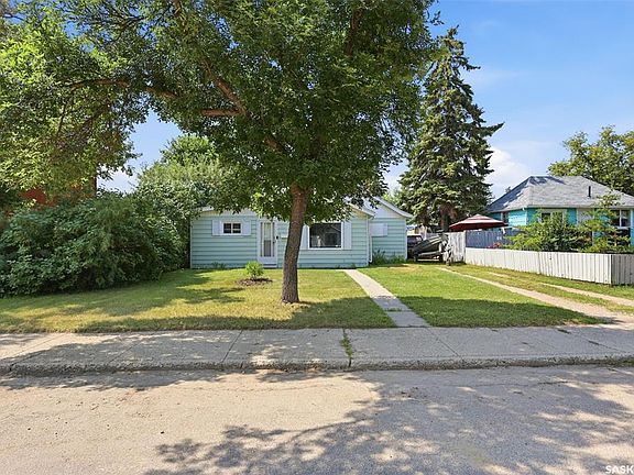 2nd image of 925 L AVENUE S