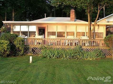 2nd image of 15319 Silver Beach Dr NE