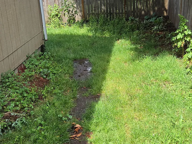 118 SW Regulator St — Photo 3