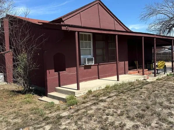 807 Pena, Carrizo Springs, TX 78834