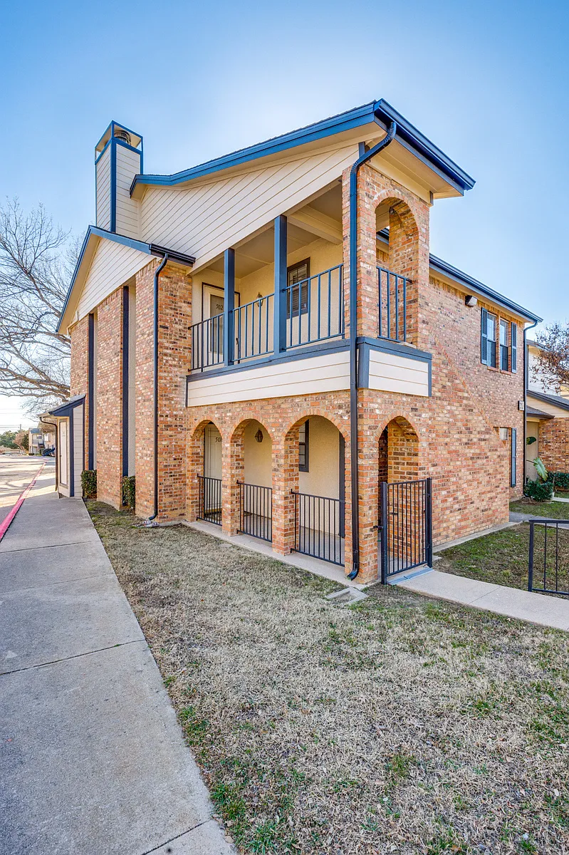 Building Photo - 2835 Keller Springs Rd #502