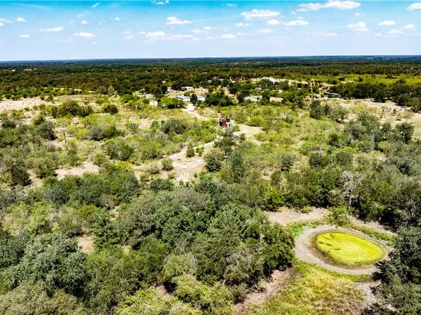 1 Track Rd, Dale, TX 78616
