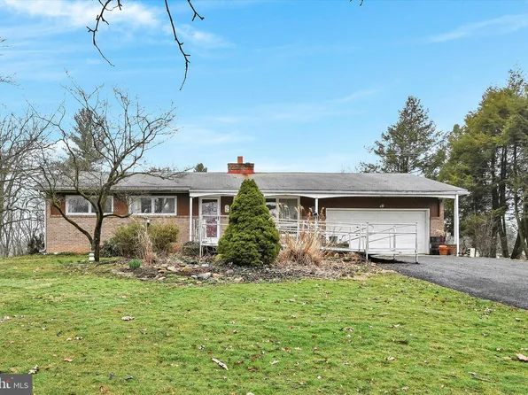 405 Mill Rd, Womelsdorf, PA 19567