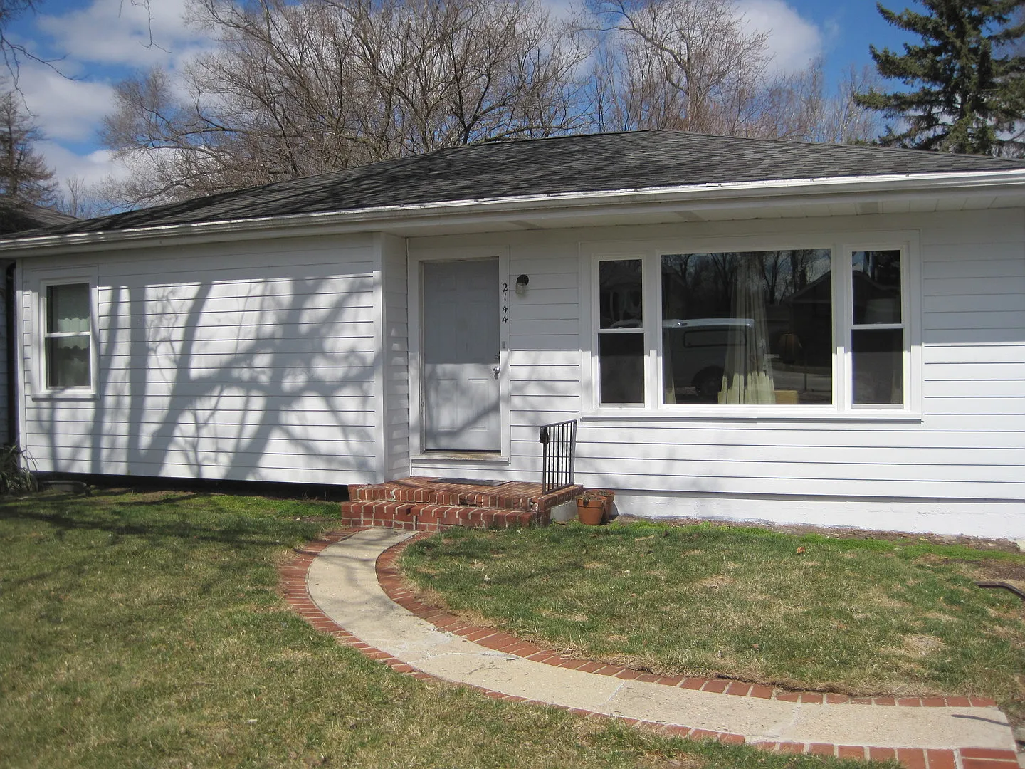 2144 Maple Ave photo 1