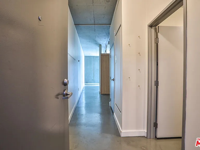 645 W 9th St #201 — Photo 29