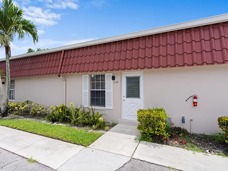315 Cape Cod Cir #B — Photo 21