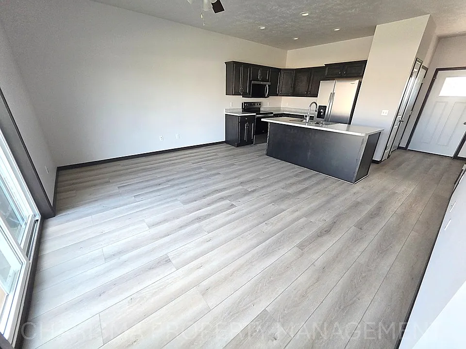 Tunis Drive Townhomes — Photo 3