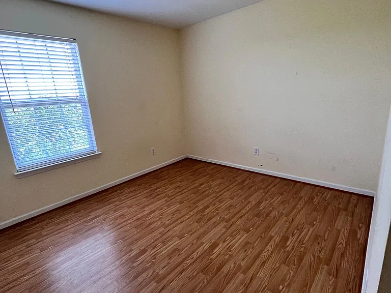 203 Riverbend Ln — Photo 29