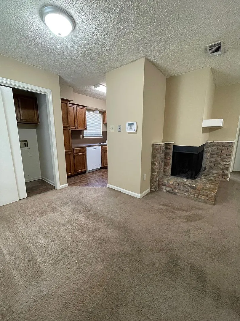 Building Photo - 4810 Kennesaw Dr