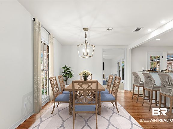 4th image of 371 Francilla Cir