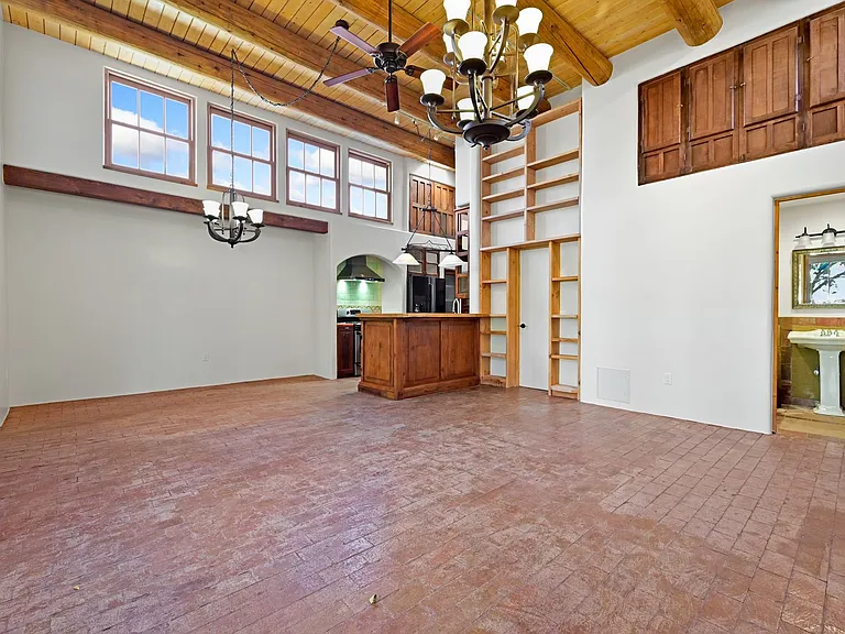 231A W Manhattan Ave — Photo 4