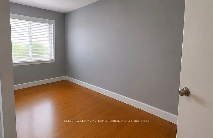 203 Hendon Ave — Photo 3