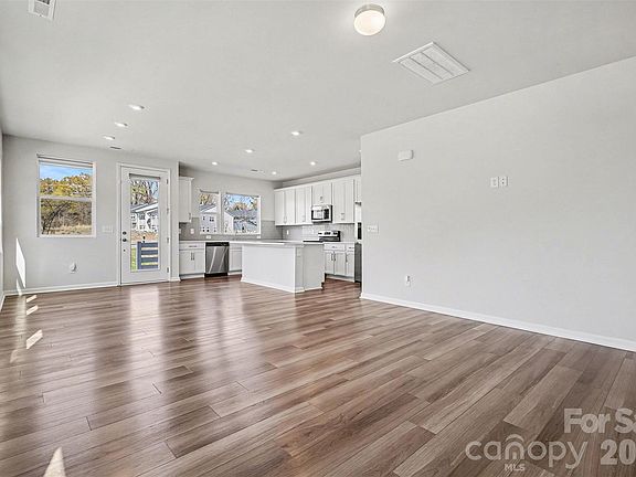 2nd image of 105 Renny Aly