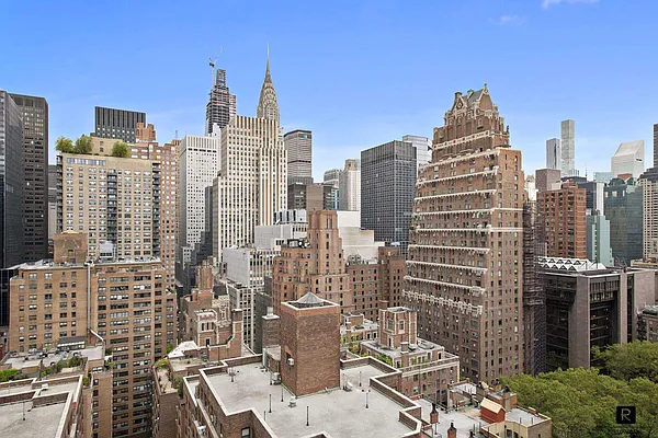 Rented by R New York | media 24