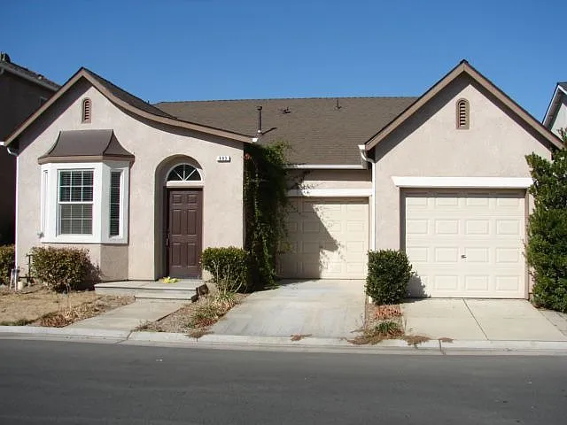 663 W Lisbon Ln photo 1