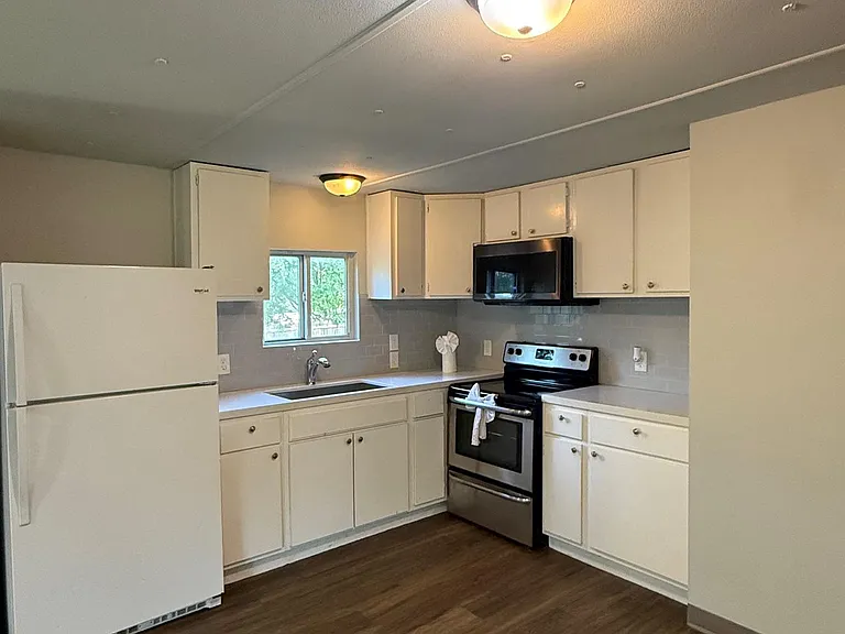 20604 Delorio St — Photo 10