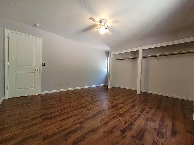 Master has closet door