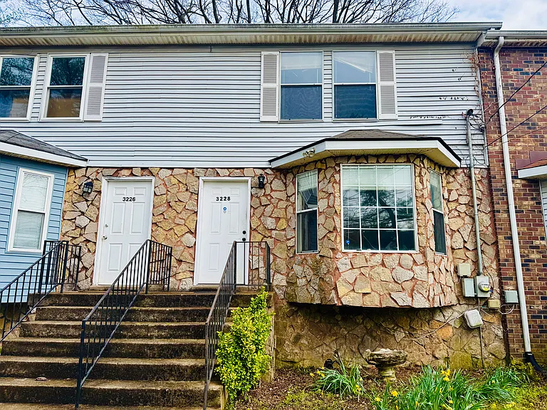 3228 Lakeford Dr — Photo 1