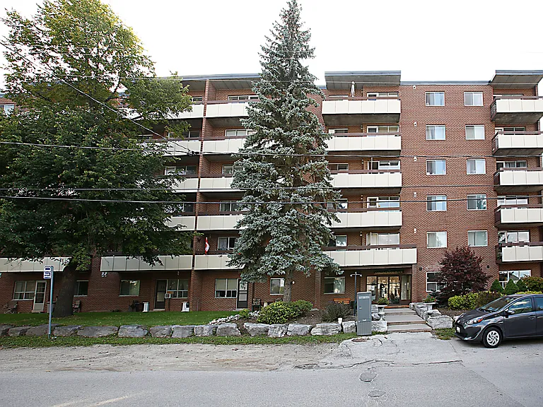 120 Elm St — Photo 7