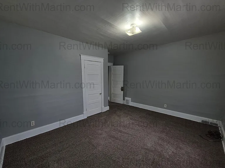 1404 W 2nd St — Photo 10