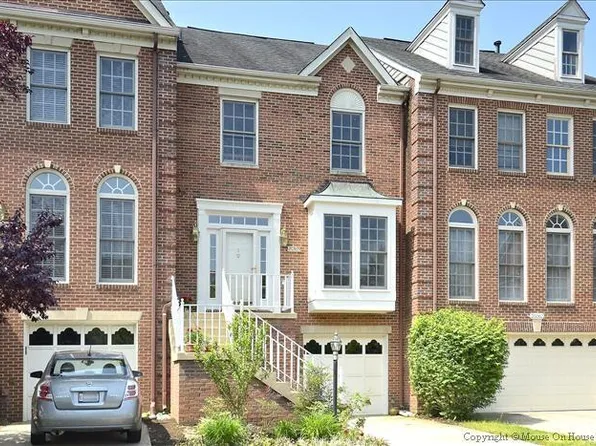 20365 Marguritte Sq, Sterling, VA 20165