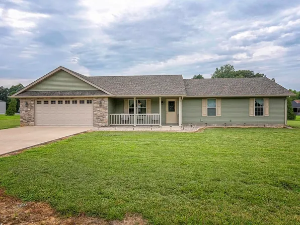 12400 Blue Sky Dr, Marion, IL 62959