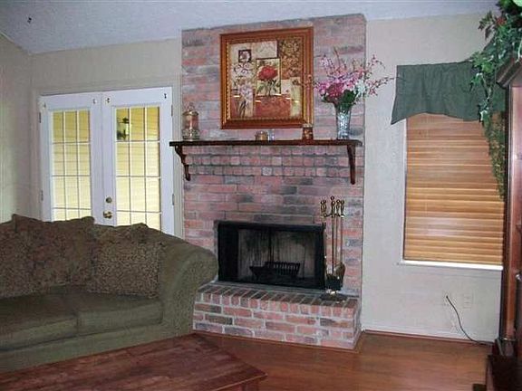 5th image of 9570 Landis Dr