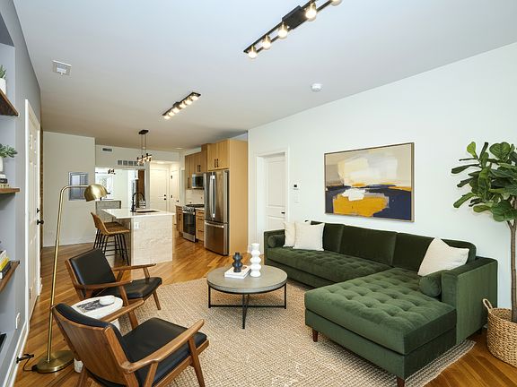 2nd image of 5202 N Winthrop Ave #2N