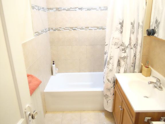 5th image of 3535 Lyndale Ave S