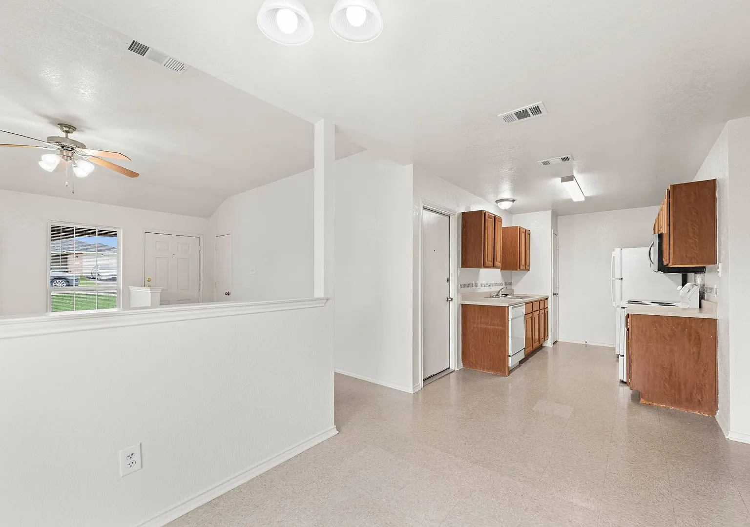 Great 3 Bedroom Home in Temple! — Photo 4