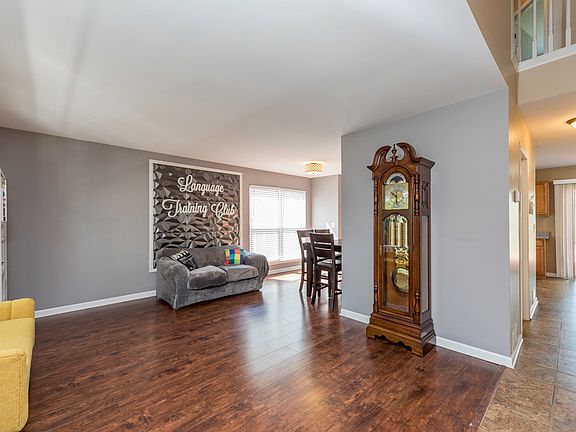 4th image of 118 E Green Valley Ct