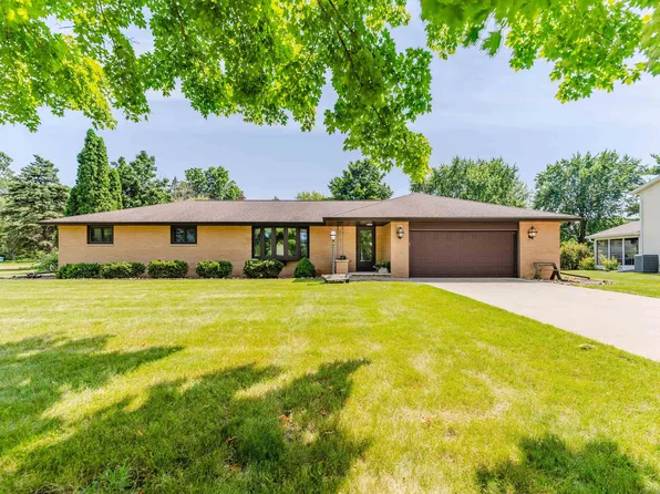 2897 Omro Rd, Oshkosh, WI 54904