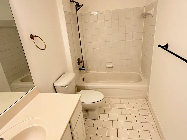 625 Heath Pl — Photo 17