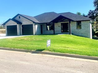 1306 Summerfield Dr, Jefferson City, MO 65109