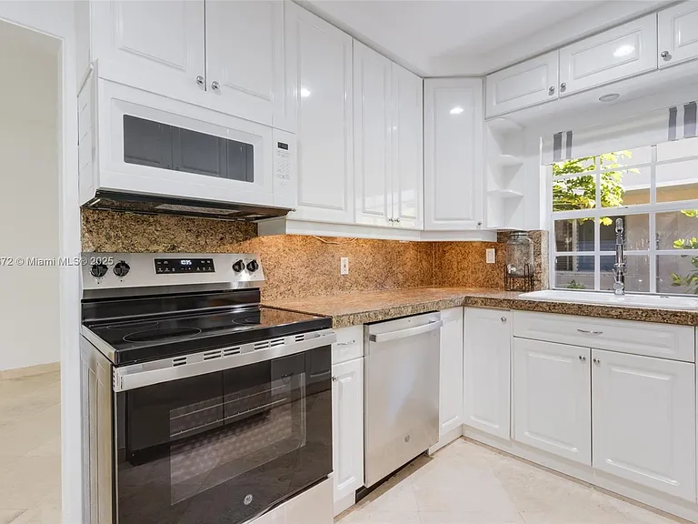60 Park Dr #C — Photo 7
