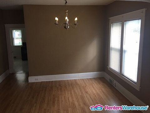 5th image of 2739 Buchanan St NE