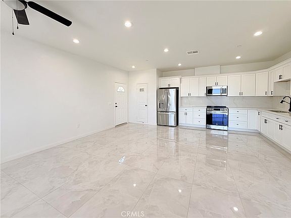 5th image of 8153 Banana Ave #201