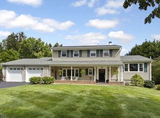 10 Rolling Ridge Dr, Long Valley, NJ 07853