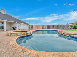 730 Wheatland Dr, Mc Gregor, TX 76657