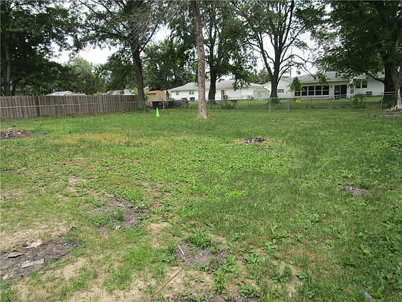 3rd image of 208 S Vollintine Ave
