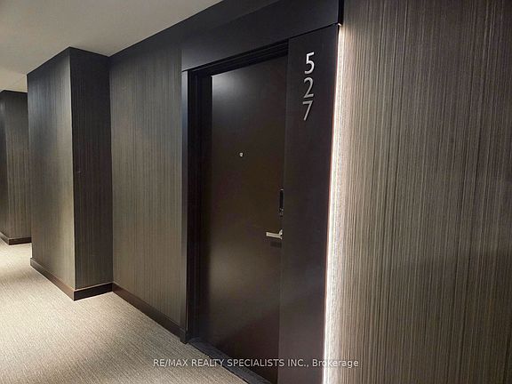 3rd image of 448 Burnhamthorpe Rd W #527