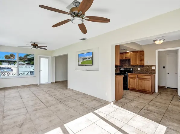 2707 NW 54th St, Tamarac, FL 33309