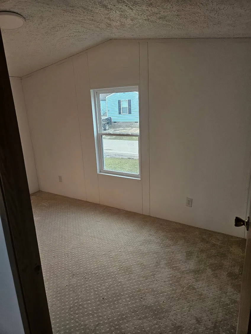 3 bed, 1000 sqft, $875 — Photo 4