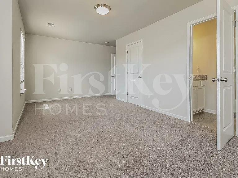 310 Ashborne Ln — Photo 11